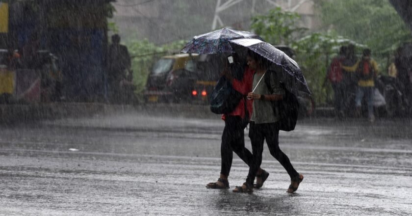 സംസ്ഥാനത്ത് മഴ തുടരാൻ സാധ്യത Rain