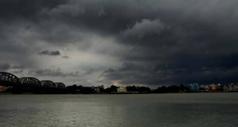 സംസ്ഥാനത്ത് ഇന്ന് ശക്തമായ മഴയ്ക്ക് സാധ്യത; എട്ടു ജില്ലകളിൽ മഴ മുന്നറിയിപ്പ്